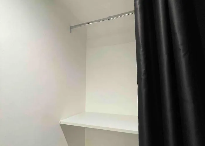 Moonyellow - Basel - Airport - Highquality *